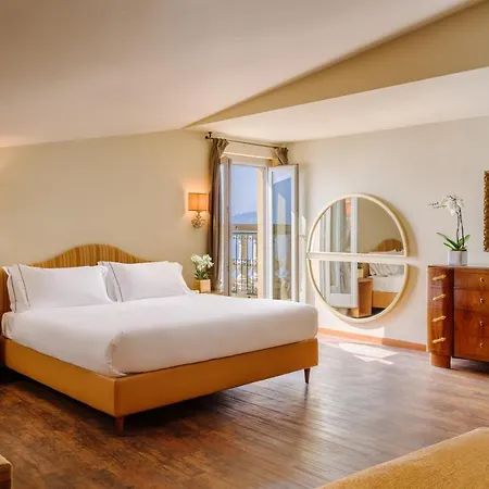 Royal Victoria, By R Collection Hotel