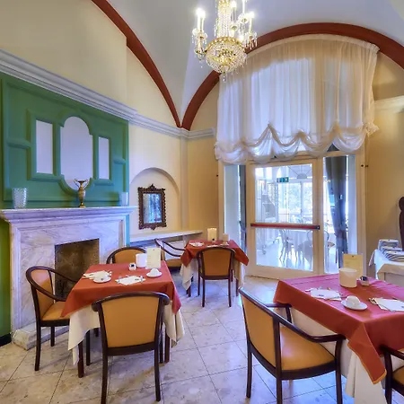 Royal Victoria, By R Collection 바레나