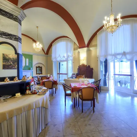 Royal Victoria, By R Collection 호텔