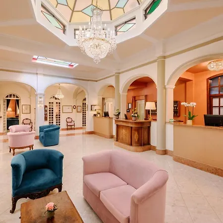 Royal Victoria, By R Collection Varenna